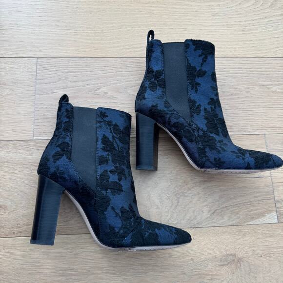 Vince Camuto Britsy Chelsea Floral Brocade Blue Black Ankle Boots Size 7.5 - Picture 6 of 10